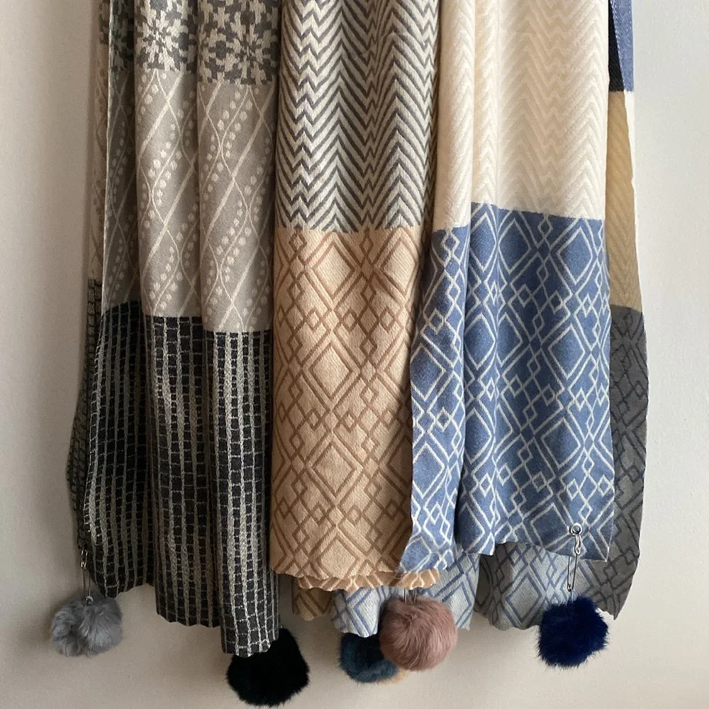 Scarves bundle - Picture 3 of 6